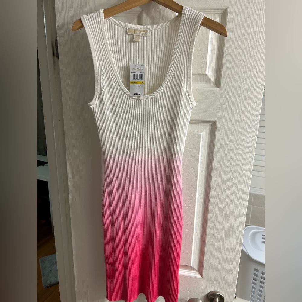 Brand new
Michael kors dress
Tags still on
Gorgeous